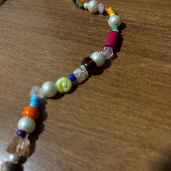 Colourful beaded necklace - Picture 2 of 2